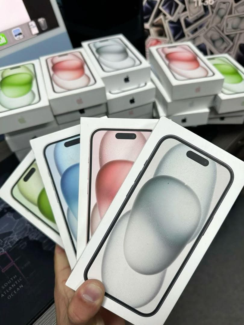 iPhone 15 128GB — Multi Colors