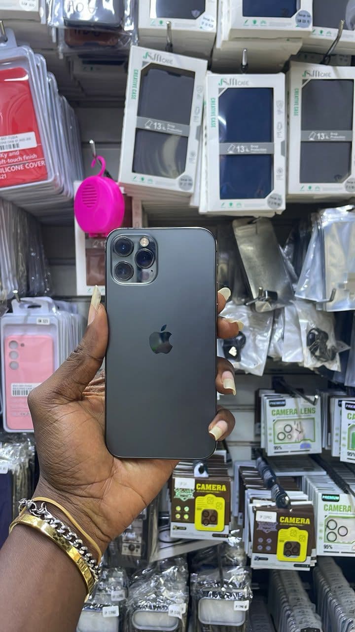 iPhone 12 Pro 128GB — Black